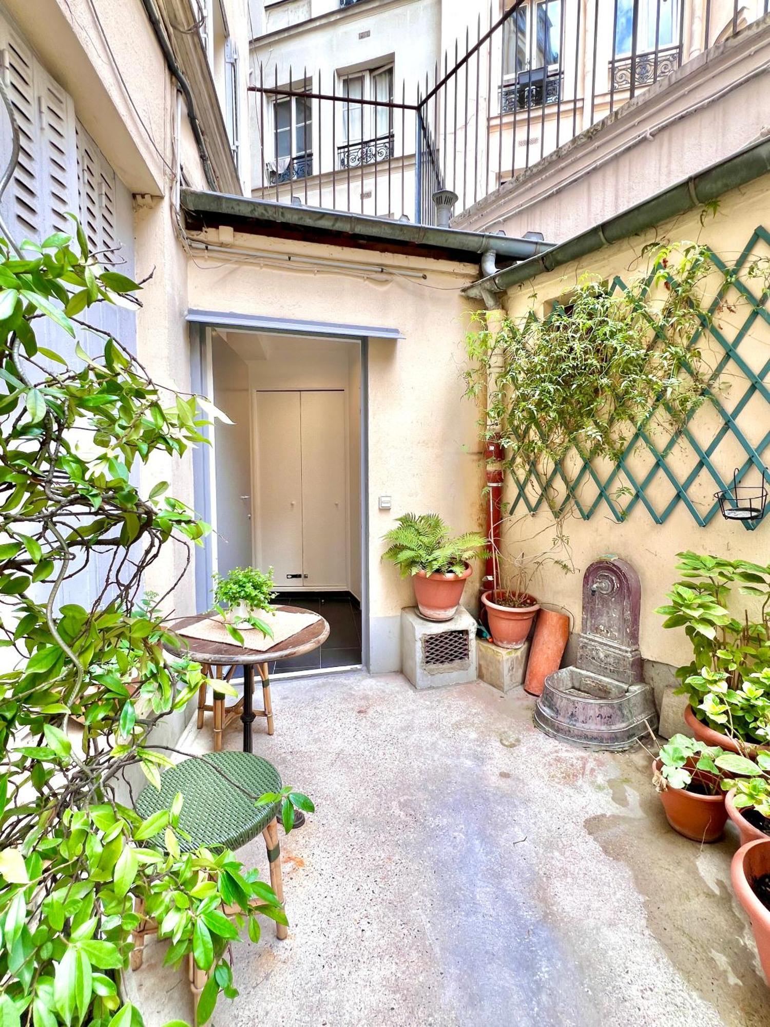 Appartement Canal St Martin Miss Dodu *